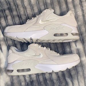 Nike Air Max Excee Women’s 9.5